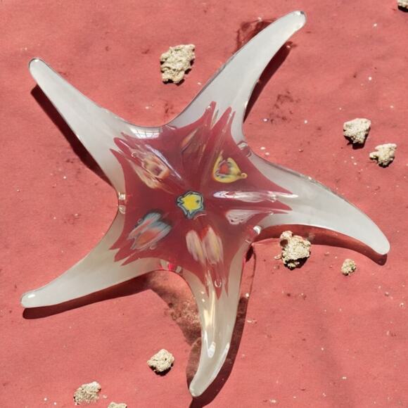 Beautiful Starfish Art Glass Clear Red Colorful Paperweight Home Decor - Picture 1 of 7